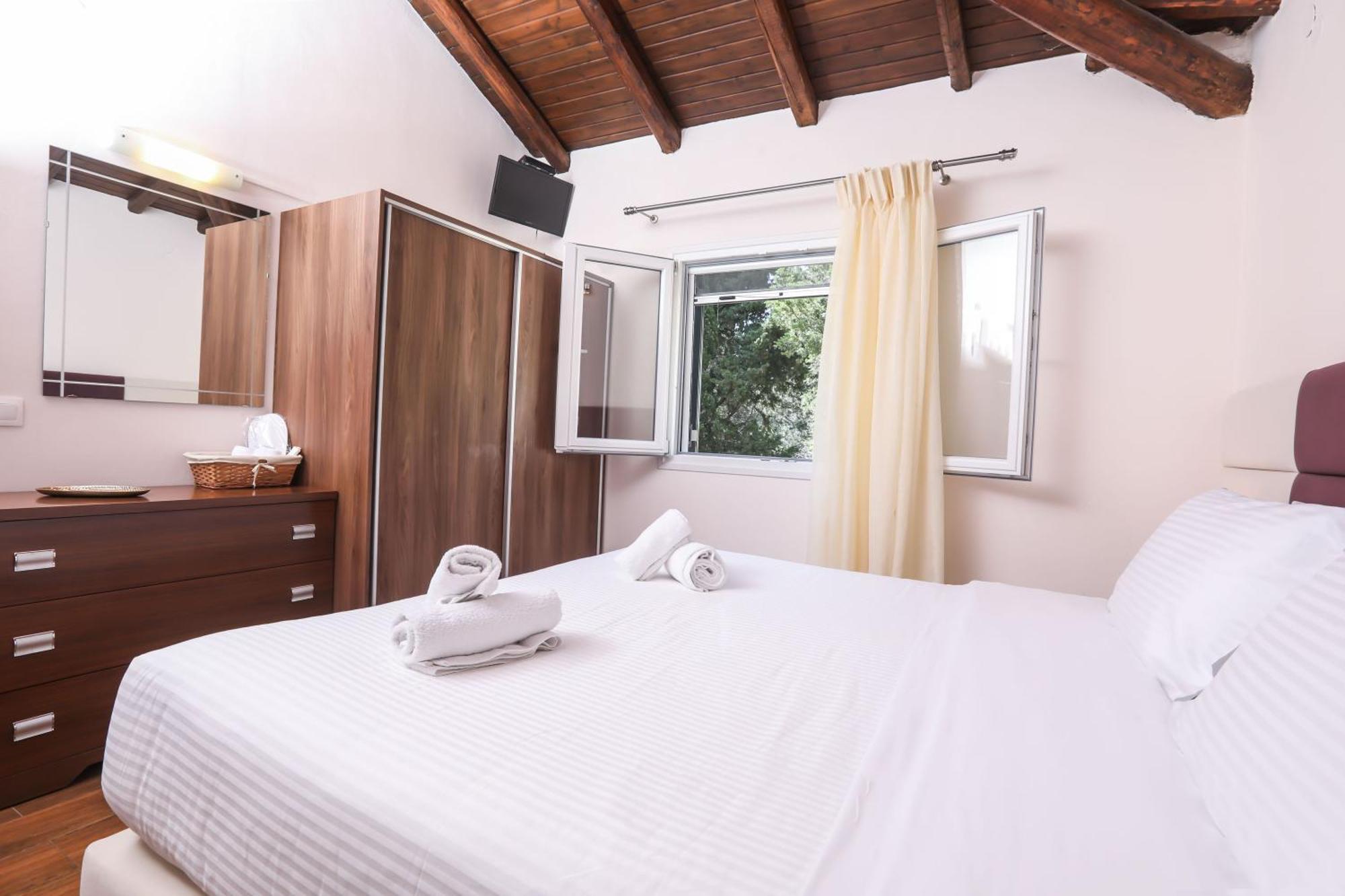 Apartments Sissy Agios Georgios Pagon Exterior photo